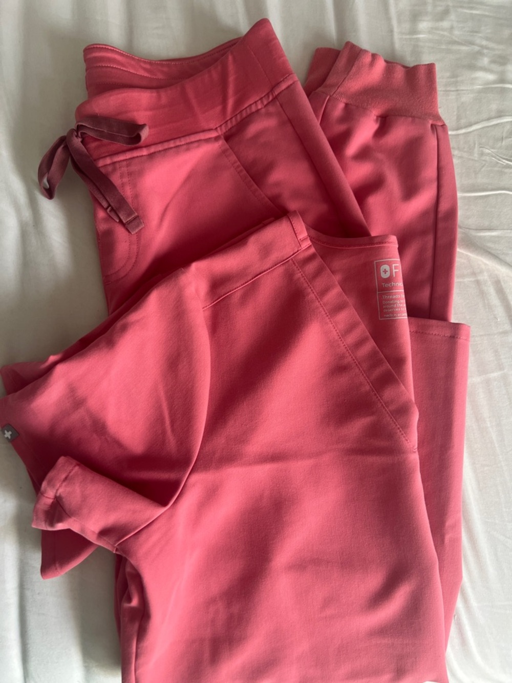 Figs Quartz Zamora Jogger and Casma top